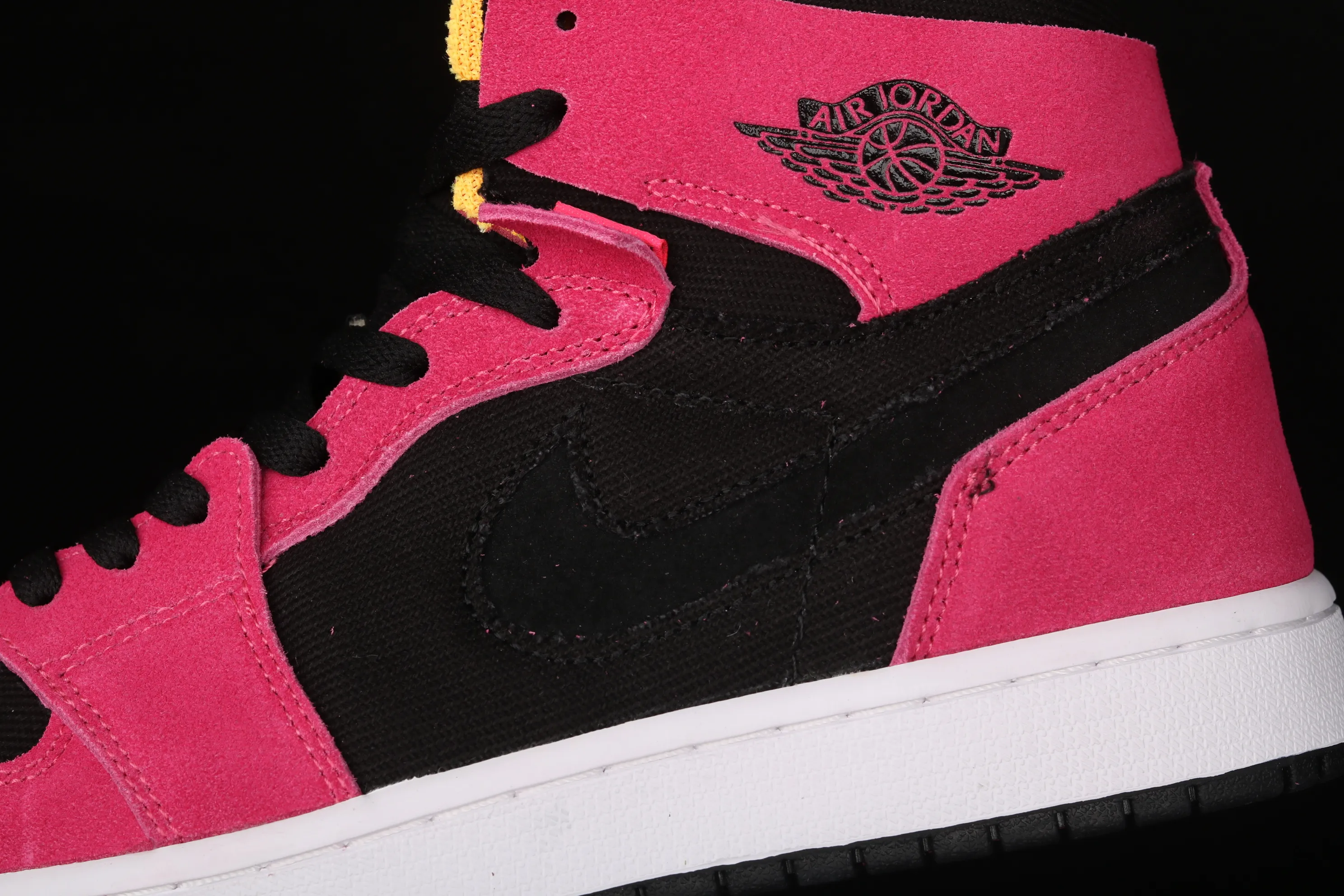 All categories Air Jordan Jordan series basketball shoes Air Jordan 1 High Air Jordan 1 Zoom Air CMFT AJ1 Joe 1 black powder CT0978-601
